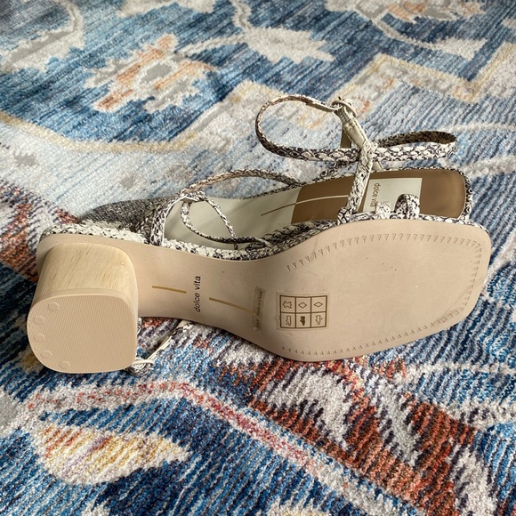 NIB Dolce Vita Size 8 Zyda Square Toe Block Heel in Stone Snake Print Leather - Picture 4 of 7